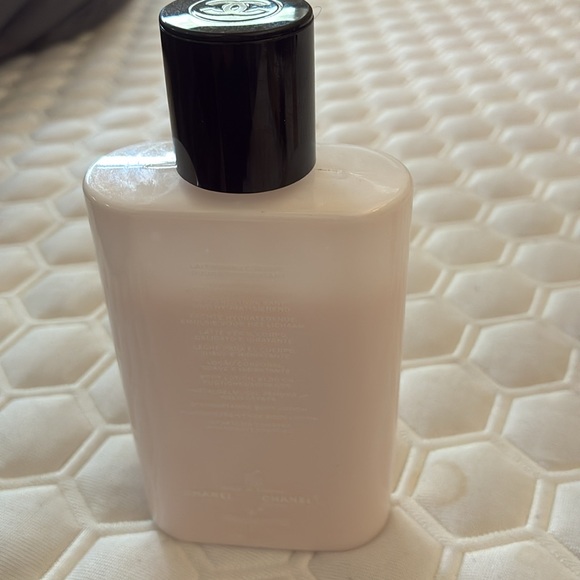 Chanel Paris Bath and Body Set - Picture 5 of 8